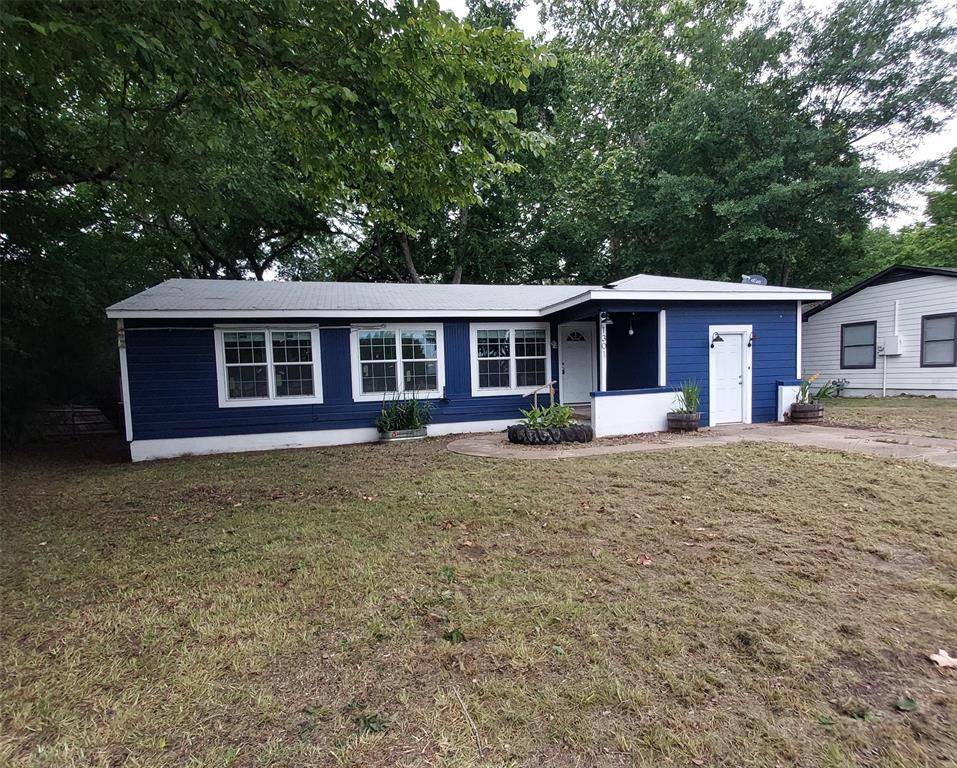 Bonham, TX 75418,1301 Lynn Street