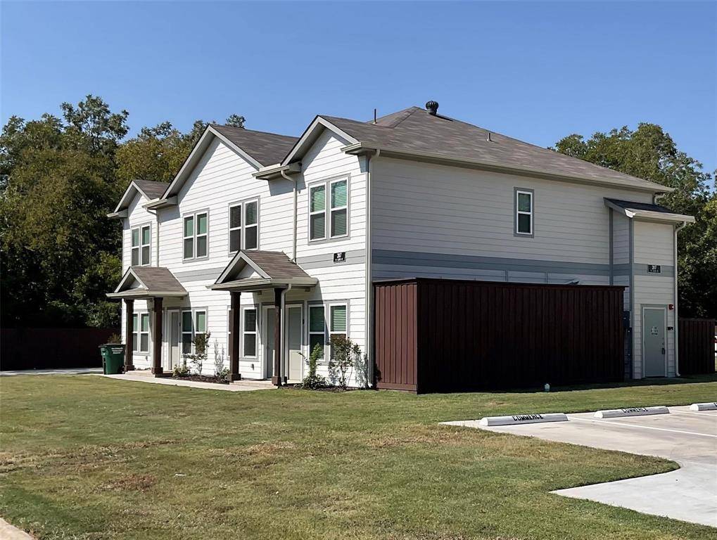 Gainesville, TX 76240,207 W Cloud Street #D