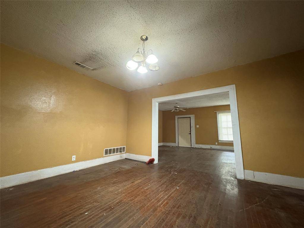 Dallas, TX 75208,422 S Montreal Avenue