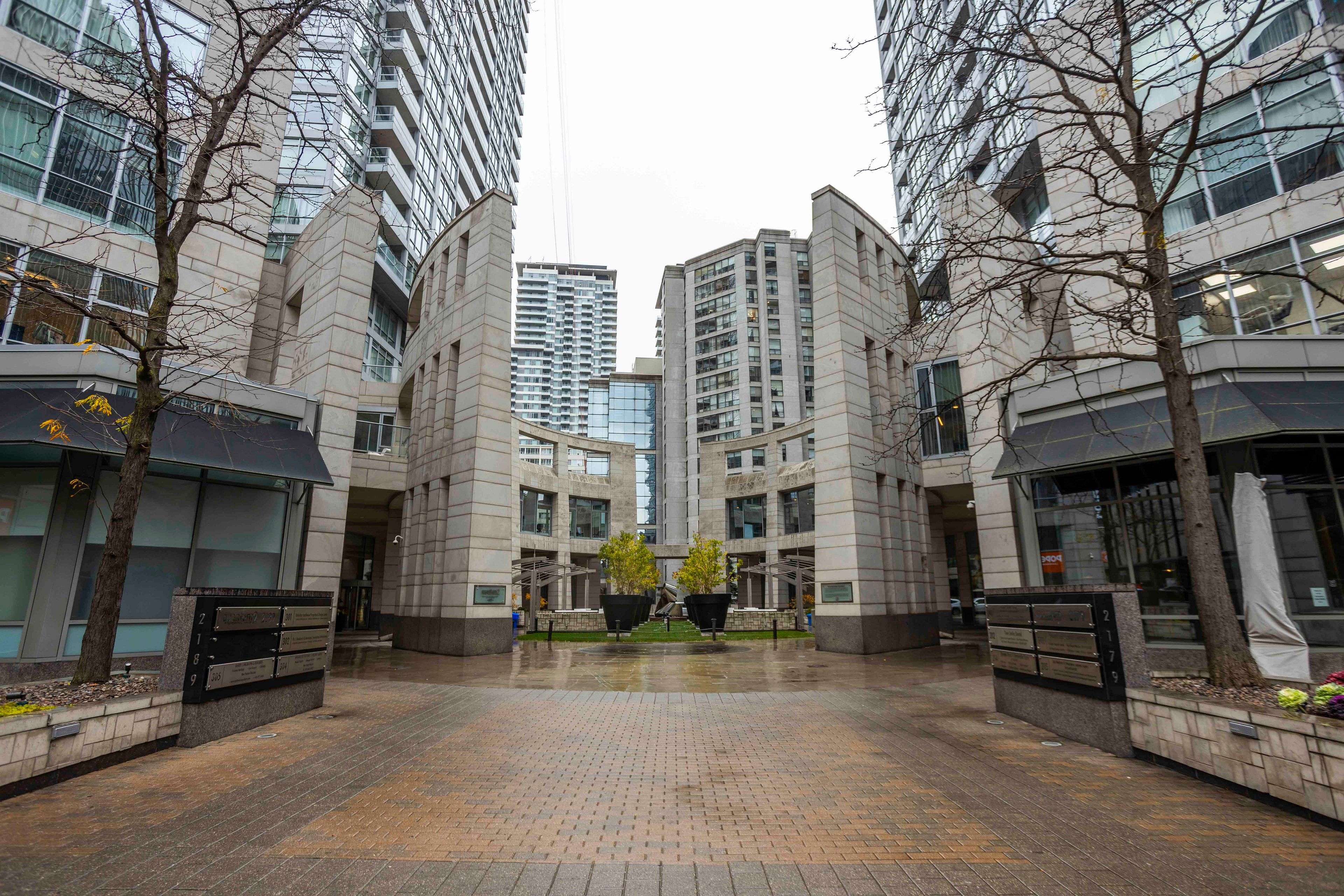 Toronto C10, ON M4S 3H8,2191 Yonge ST #L5