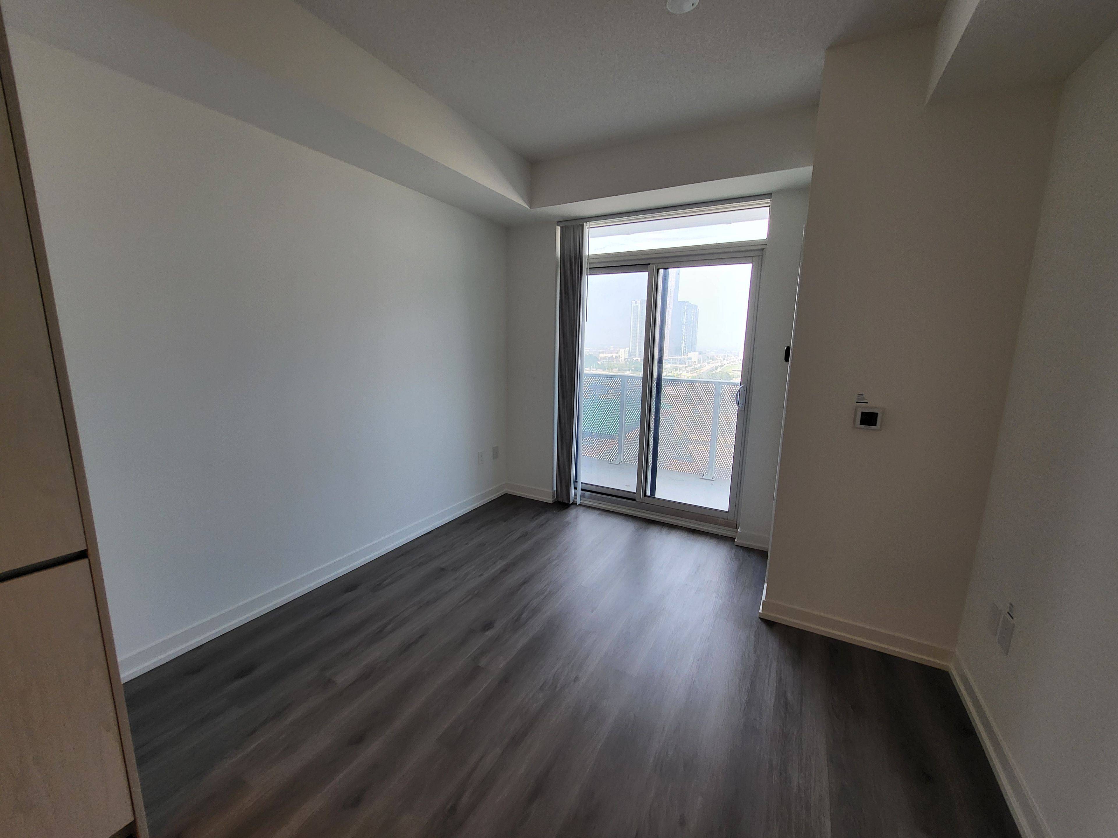 Vaughan, ON L4K 0P8,28 Interchange WAY #1609