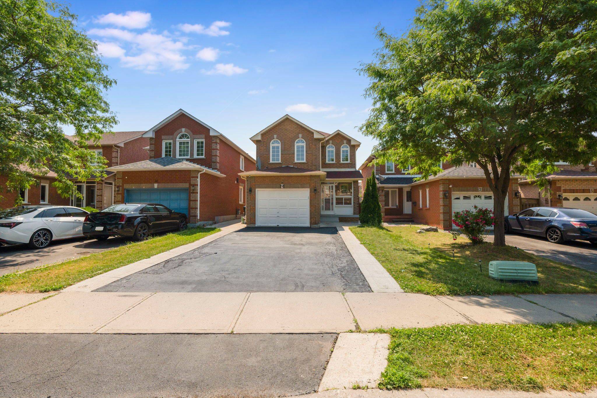 Brampton, ON L6Y 5B7,9 Sunley CRES