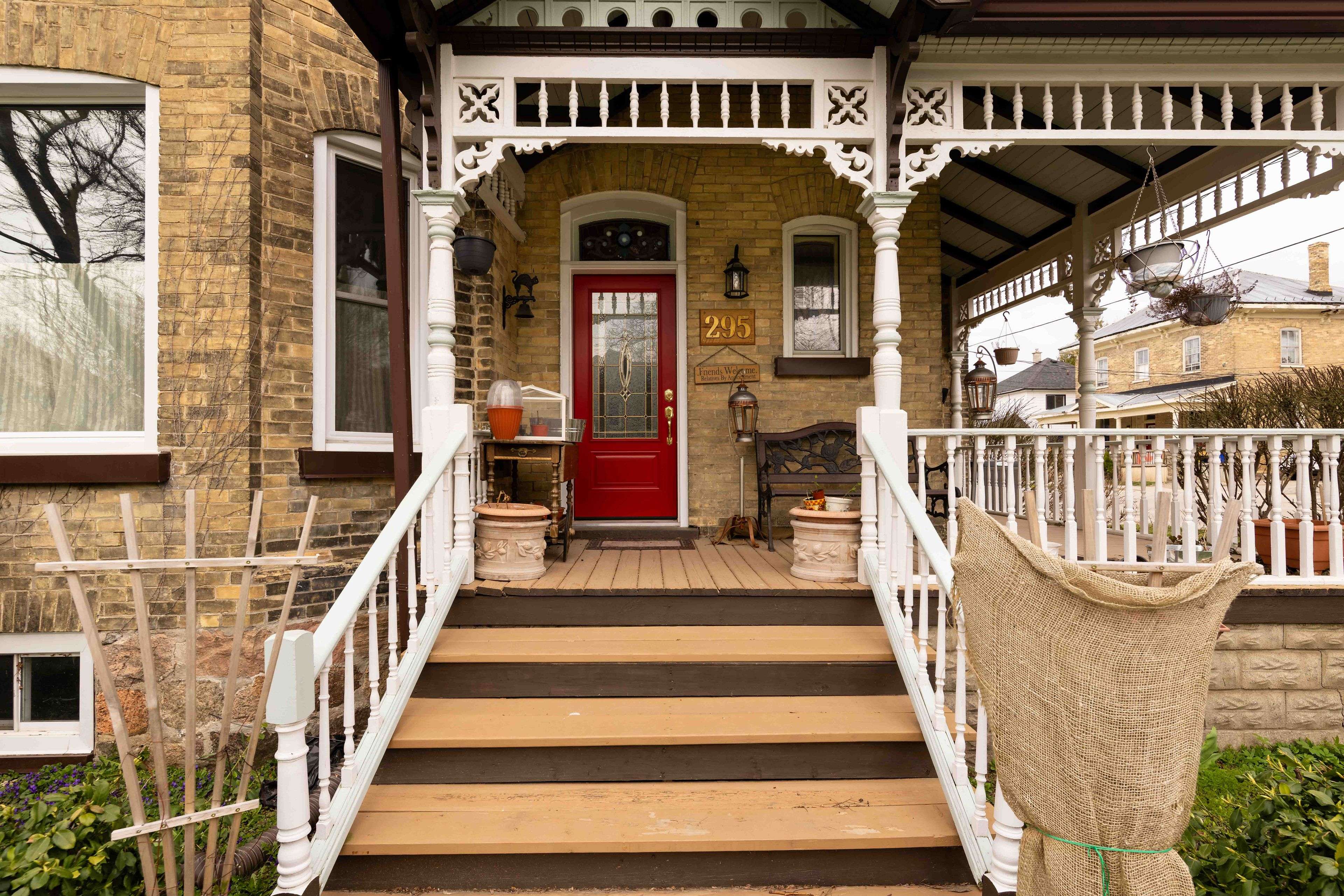 North Perth, ON N4W 1P8,295 Livingstone AVE N