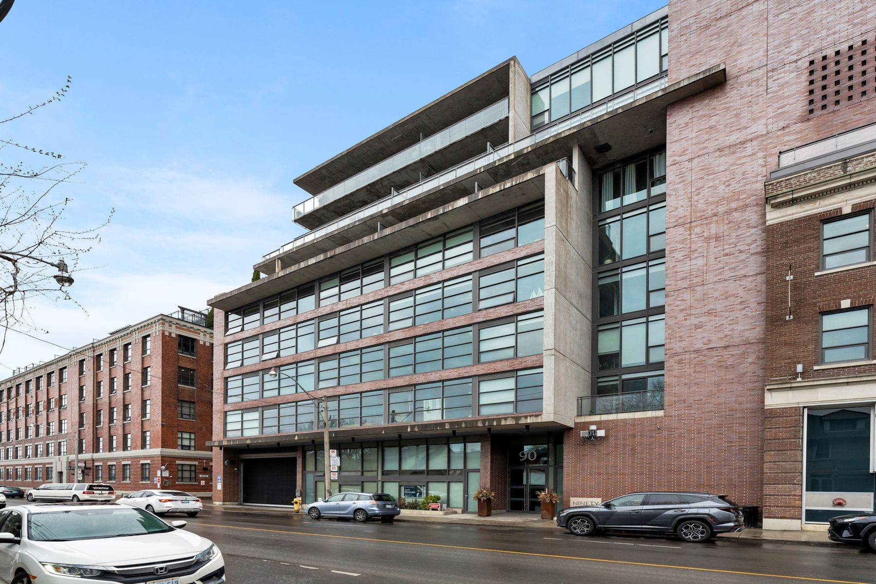 Toronto E01, ON M4M 0A7,90 Broadview AVE #205