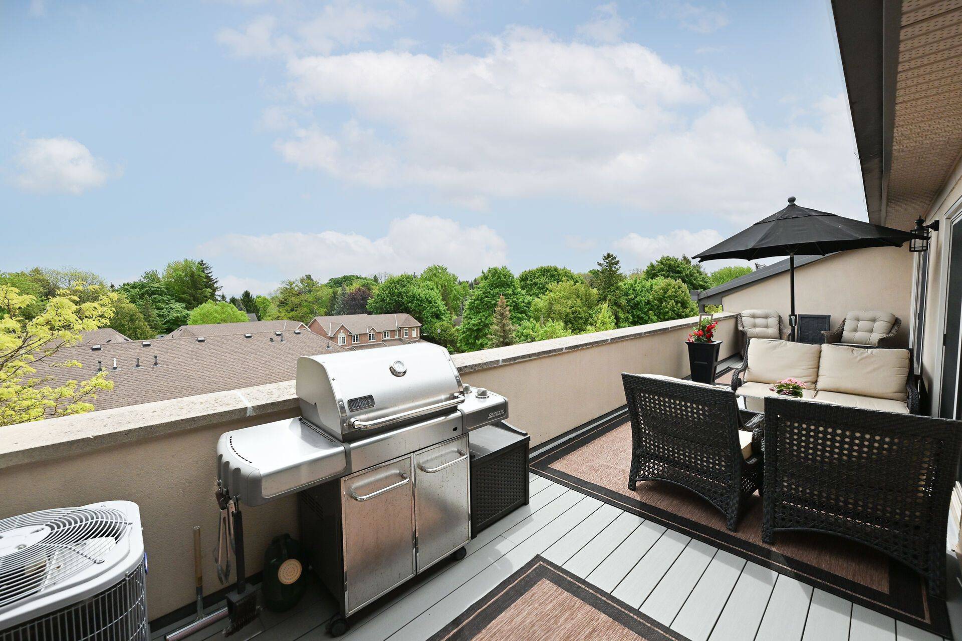 Hamilton, ON L8B 1A9,262 Dundas ST E #403