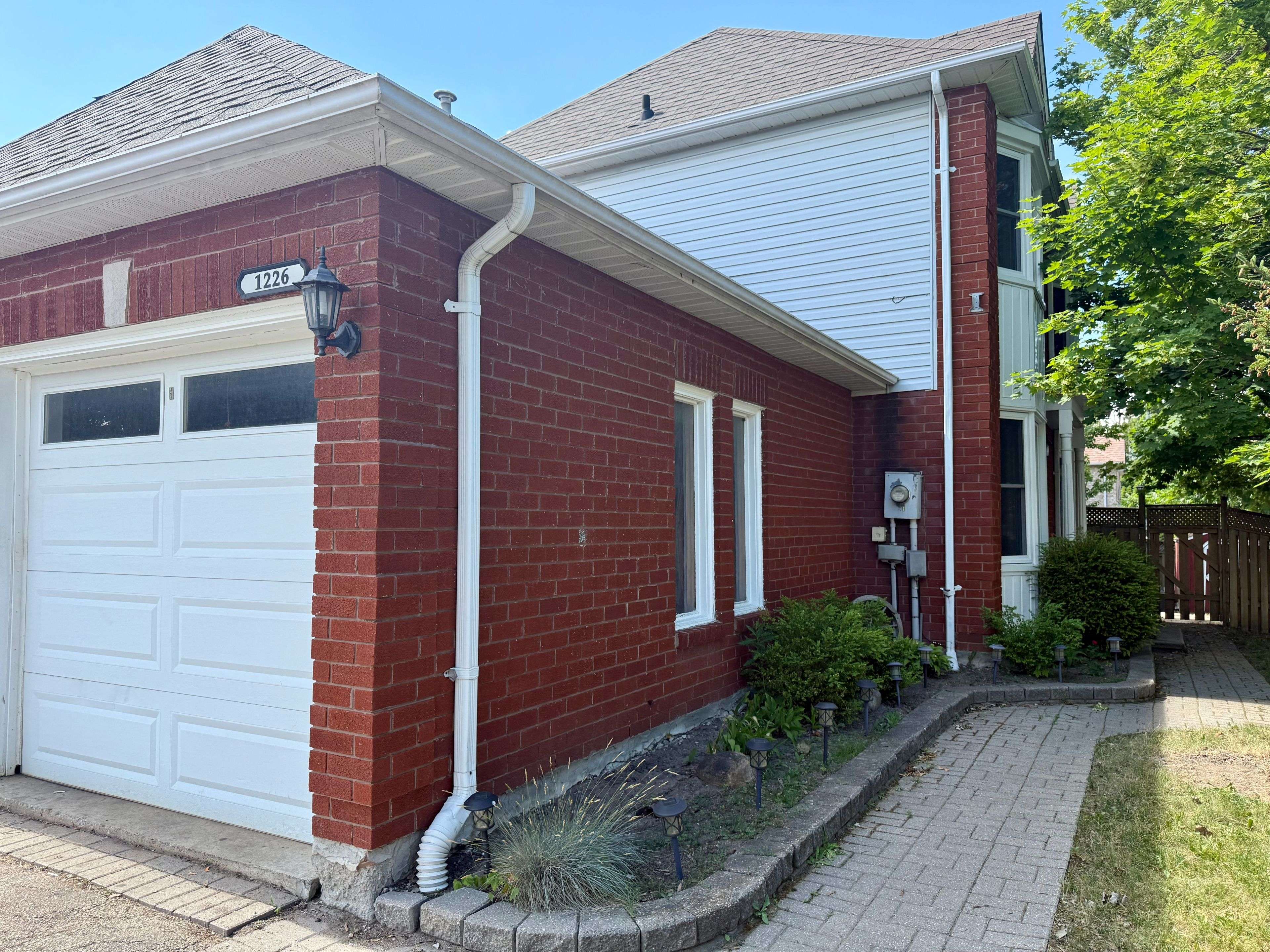 Innisfil, ON L9S 1Y5,1226 Benson ST