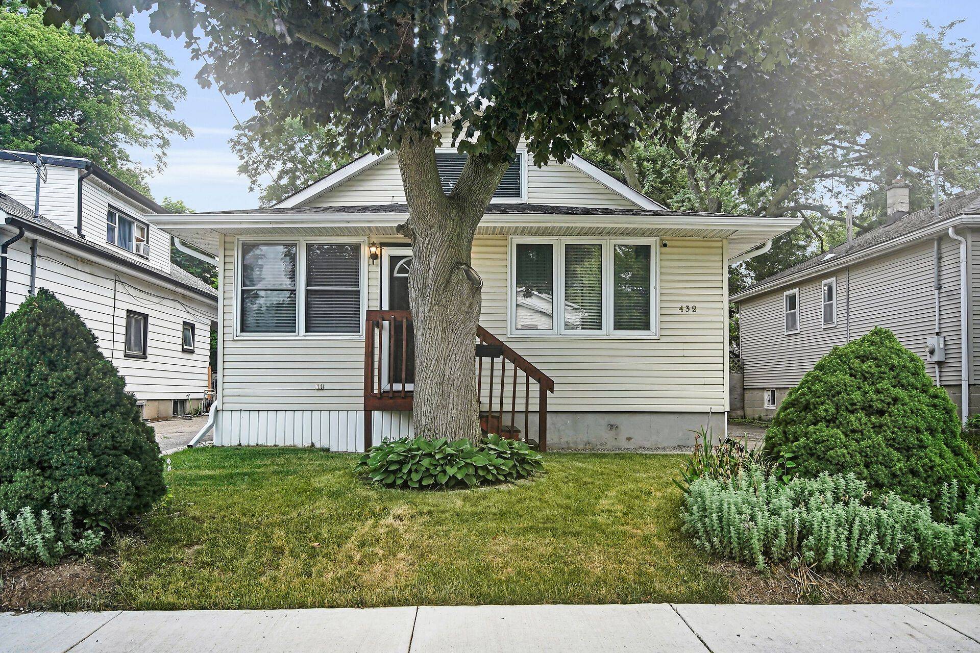 London East, ON N5W 4P3,432 Spruce ST