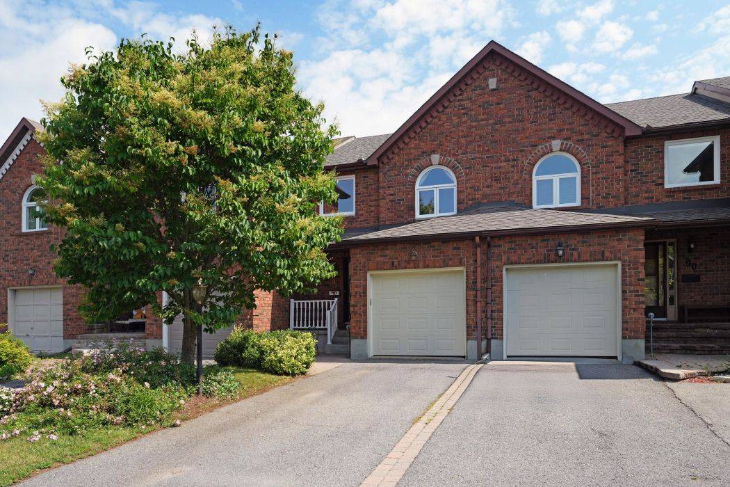 Kanata, ON K2M 1Y5,92 Waterton CRES