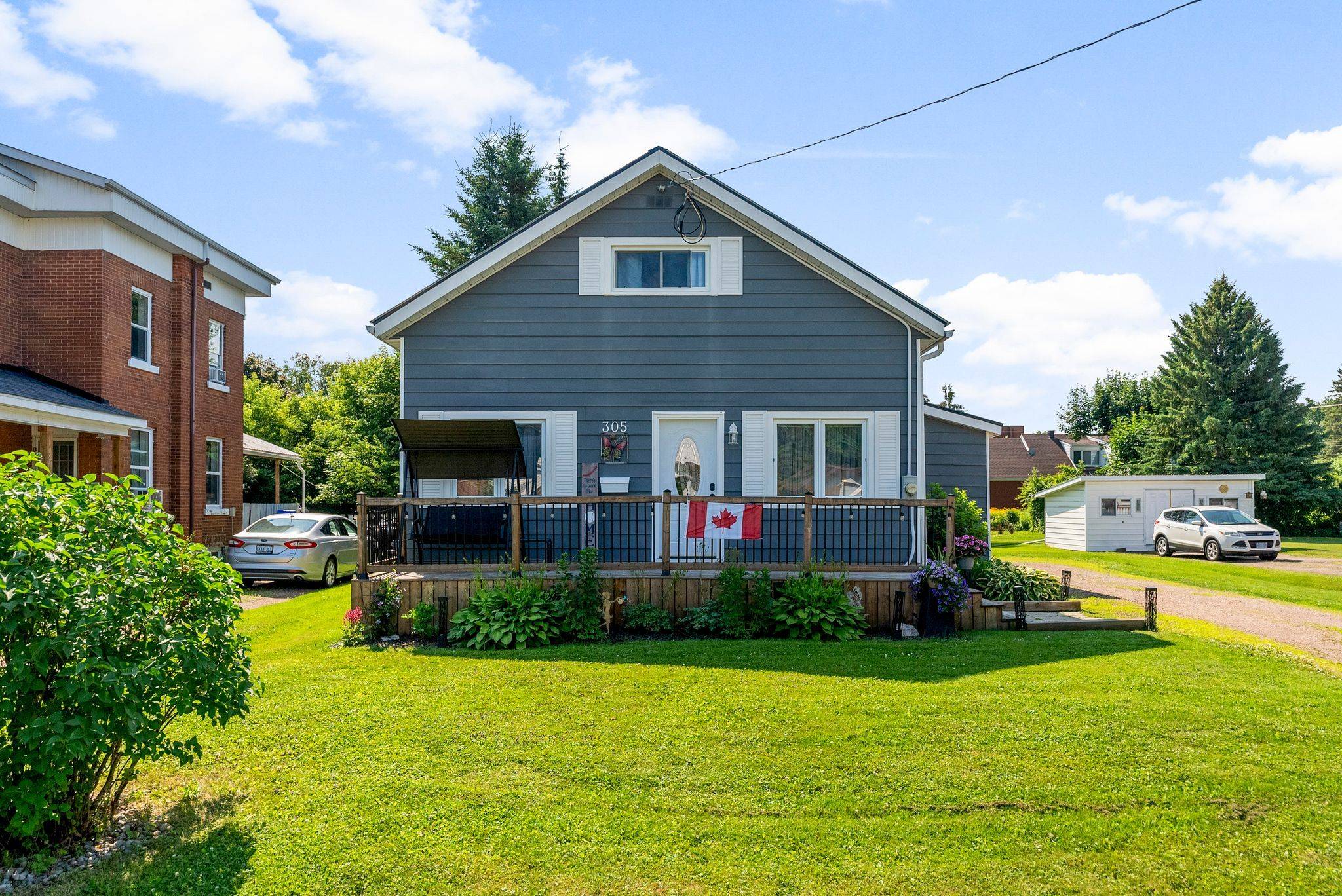 Pembroke, ON K8A 5E8,305 Second AVE