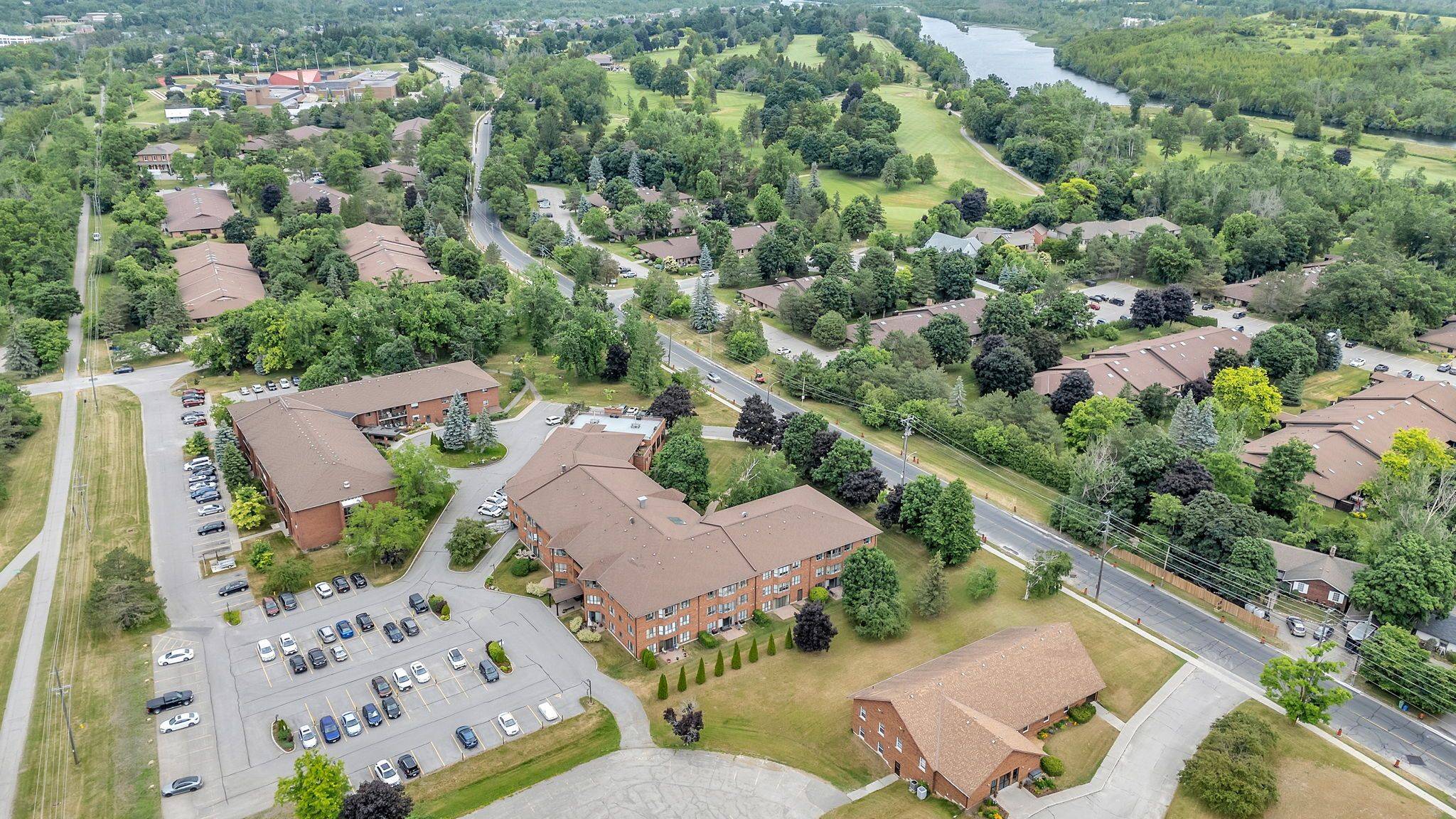Peterborough East, ON K9H 7K5,921 Armour RD #304