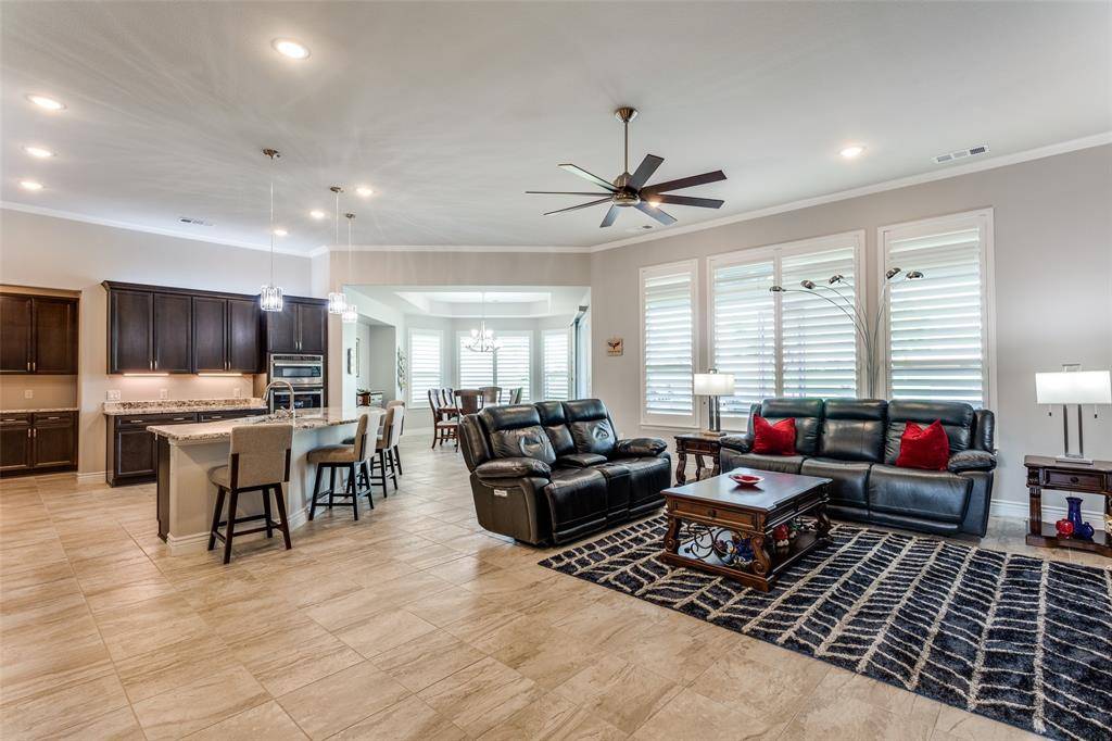 Denton, TX 76207,8813 Basanite Avenue