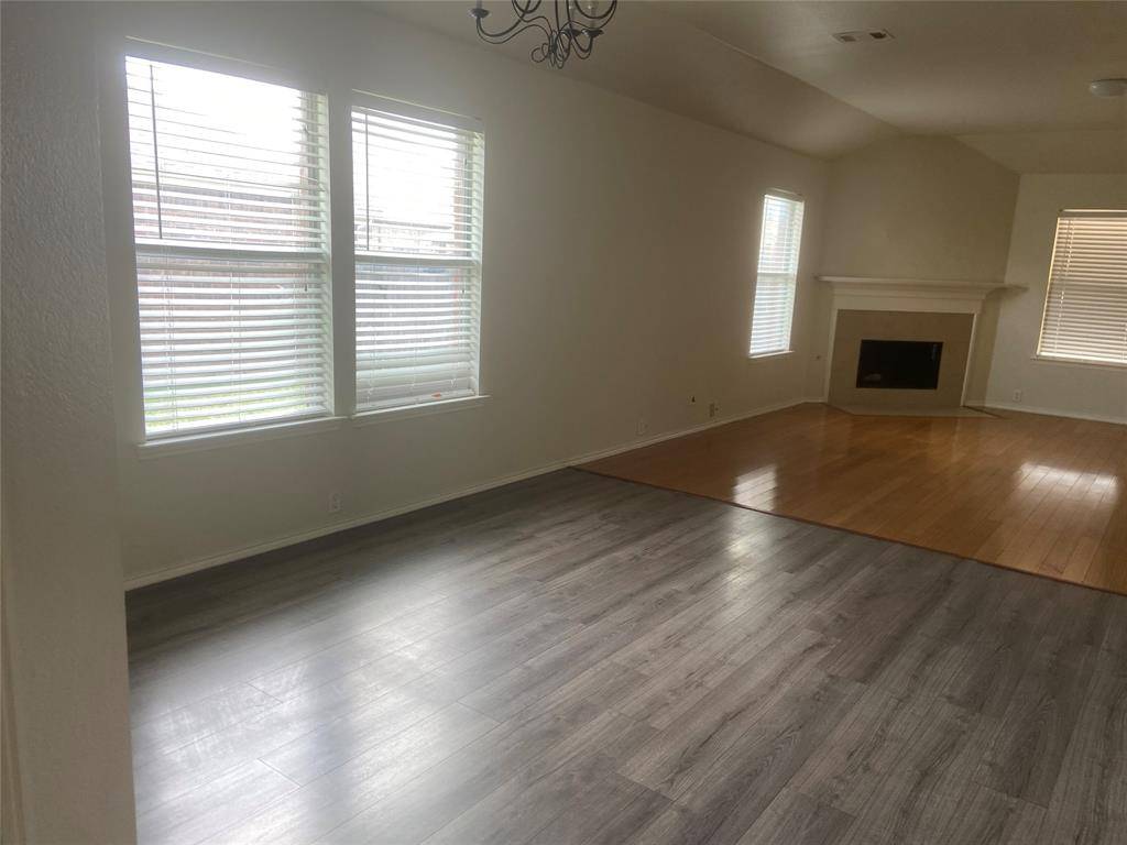 Arlington, TX 76002,1106 Mule Deer Drive