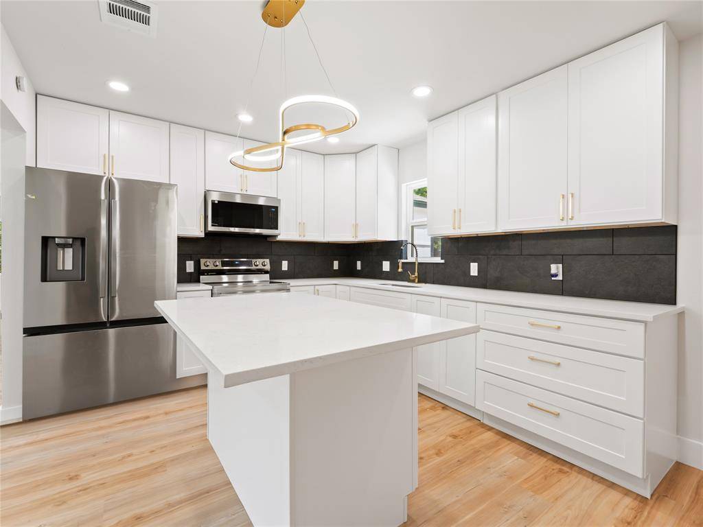 Dallas, TX 75224,610 Dogwood Trail