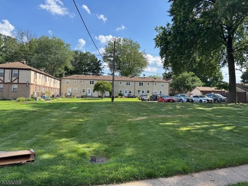 Metuchen Boro, NJ 08840,185 High St