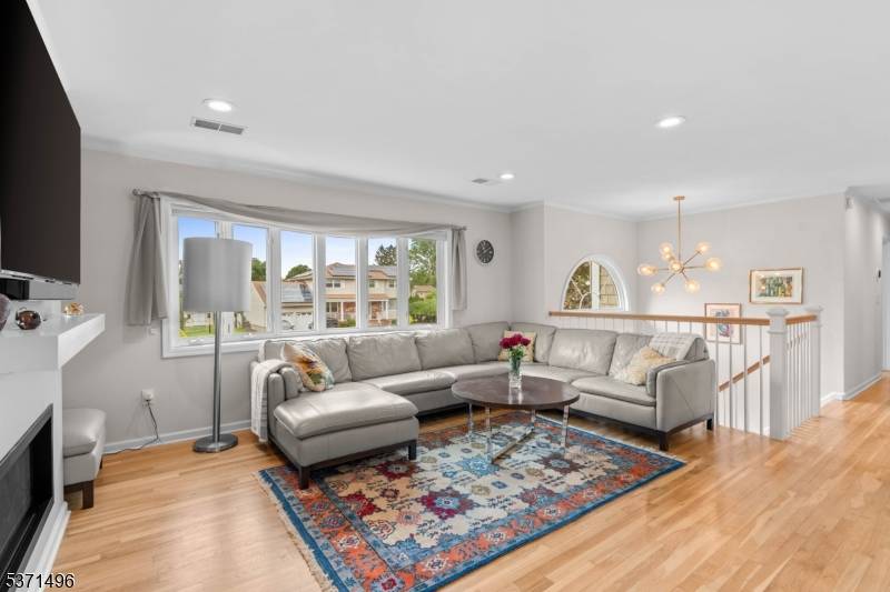 Fairfield Twp., NJ 07004,43 Donna Dr