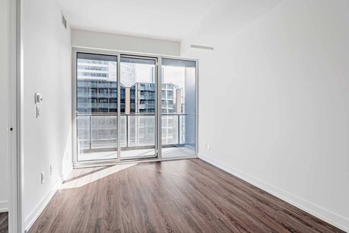 Toronto C01, ON M5G 1C9,20 Edward ST #1407
