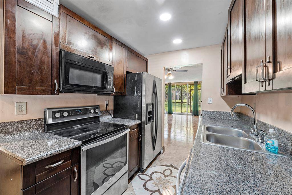 Lauderdale Lakes, FL 33319,3141 NW 47th Ter #130