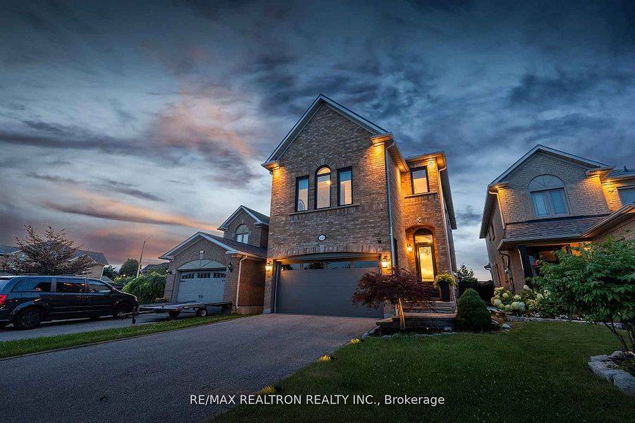 Vaughan, ON L6A 2K3,121 Broomlands DR