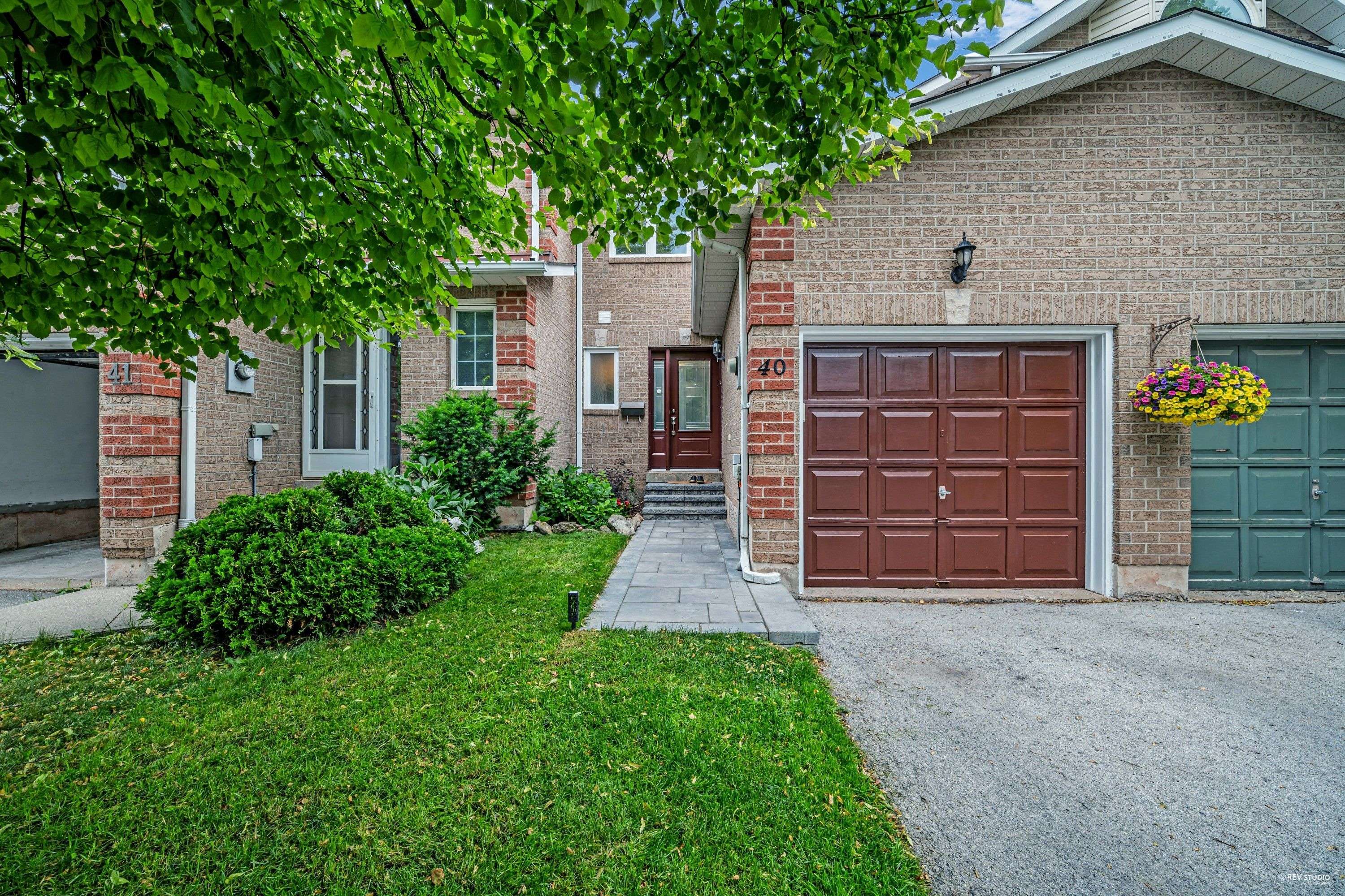 Oakville, ON L6M 3M4,1240 Westview TER #40