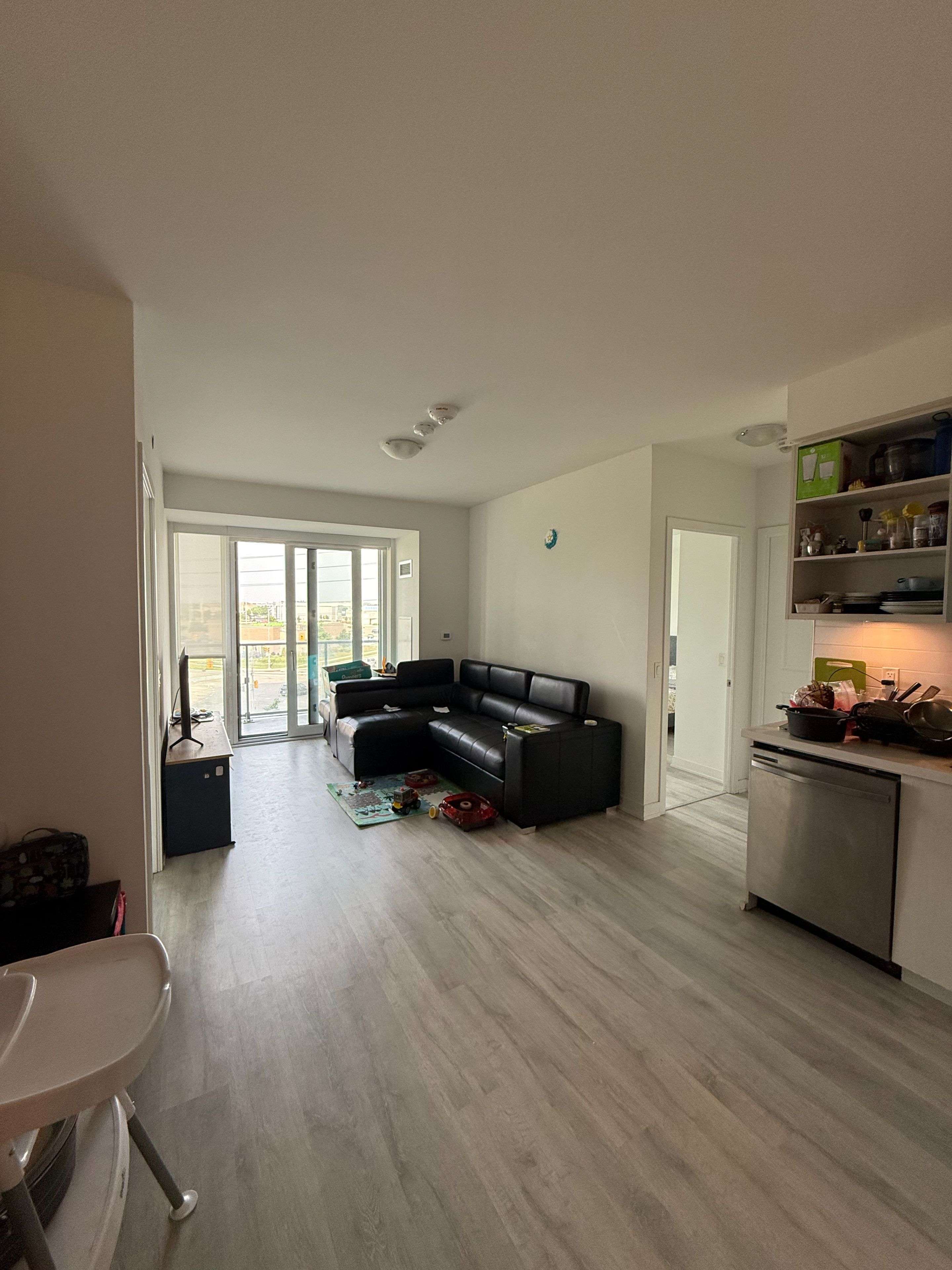 Mississauga, ON L5M 0Z7,4655 Metcalfe AVE #411