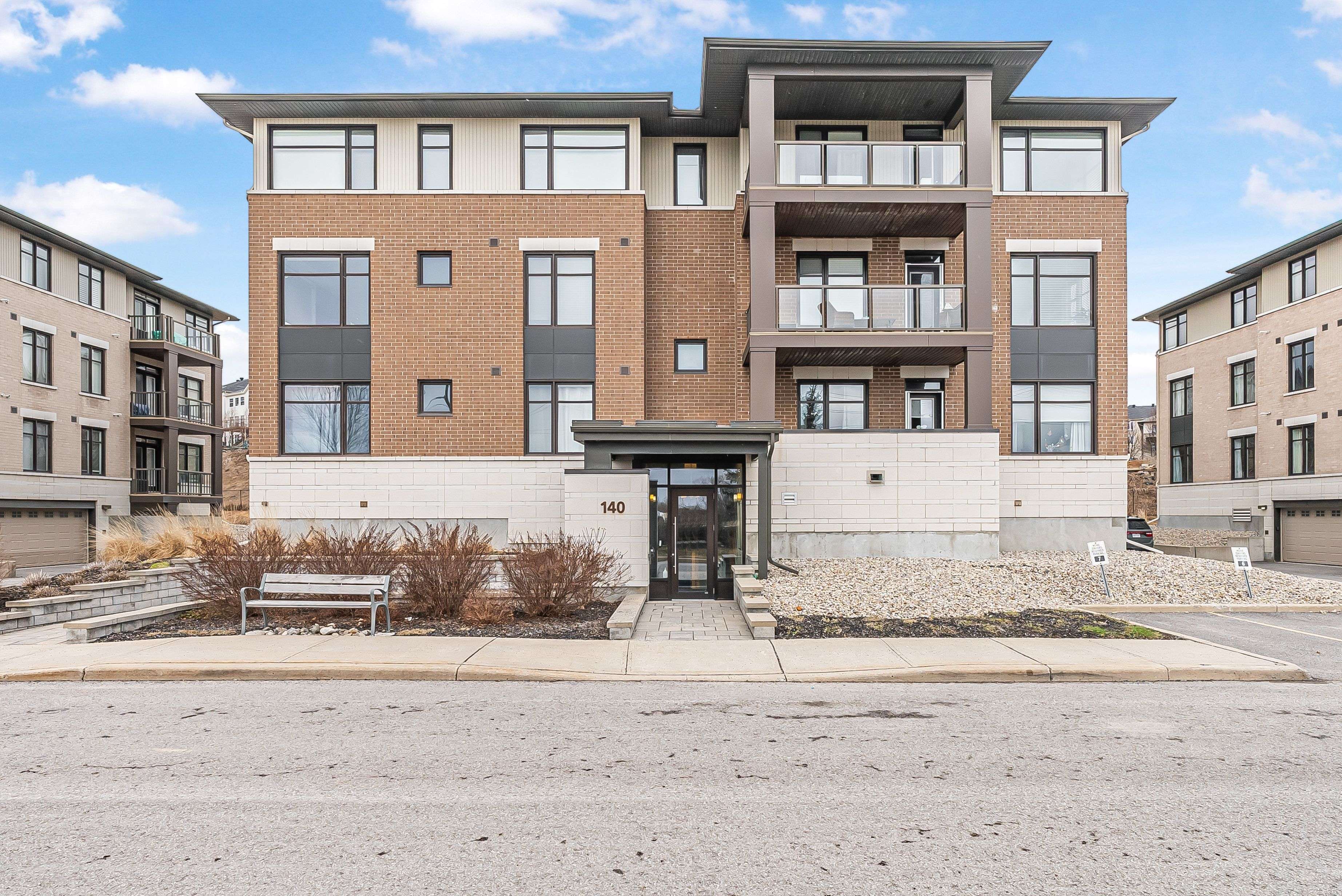 Kanata, ON K2T 0J2,140 Guelph Private #201
