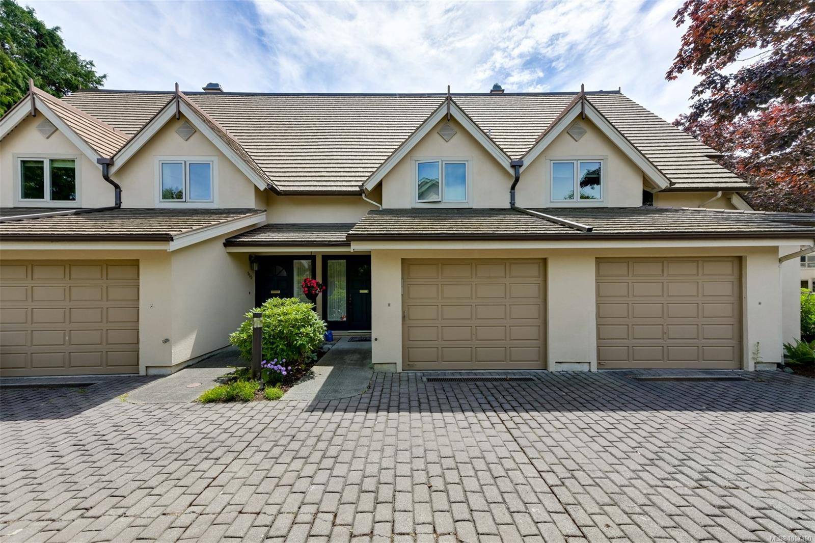 Victoria, BC V9A 3X2,210 Russell St #140