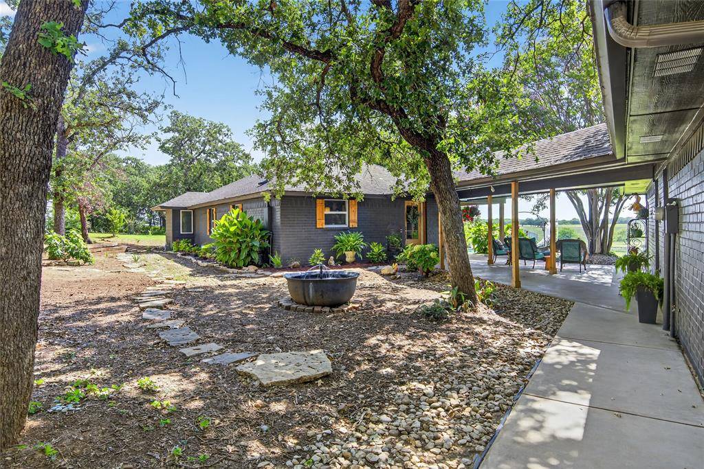 Burleson, TX 76028,916 County Road 914 Road