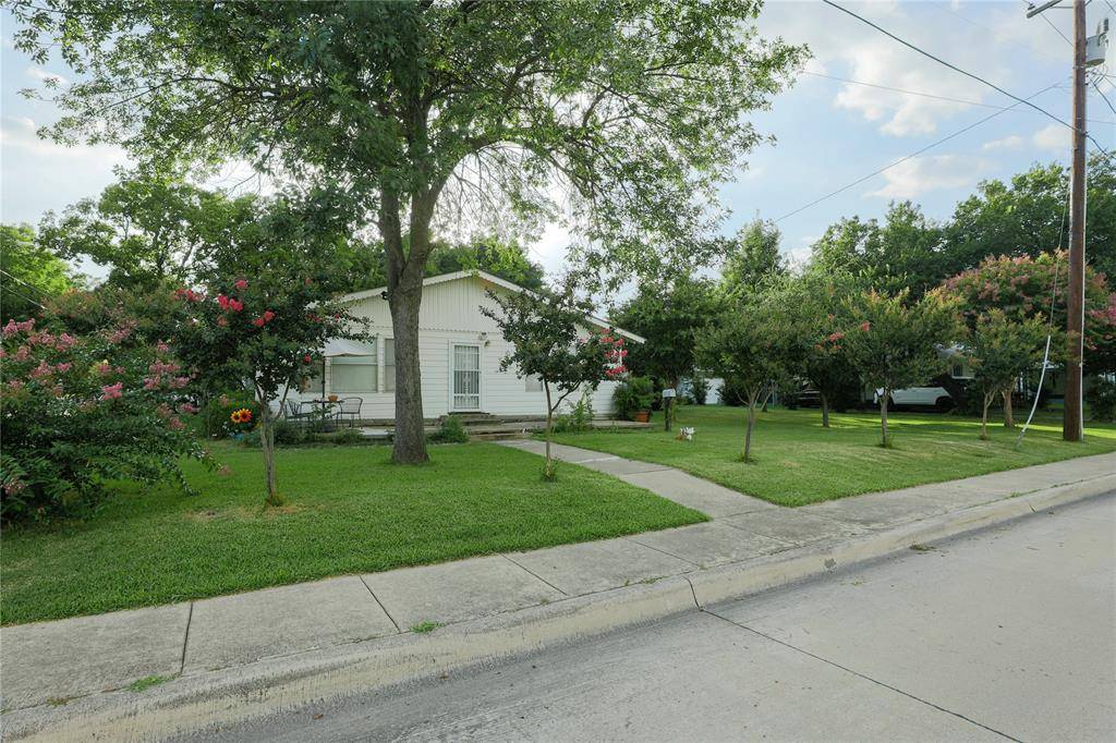 Grapevine, TX 76051,422 Smith Street