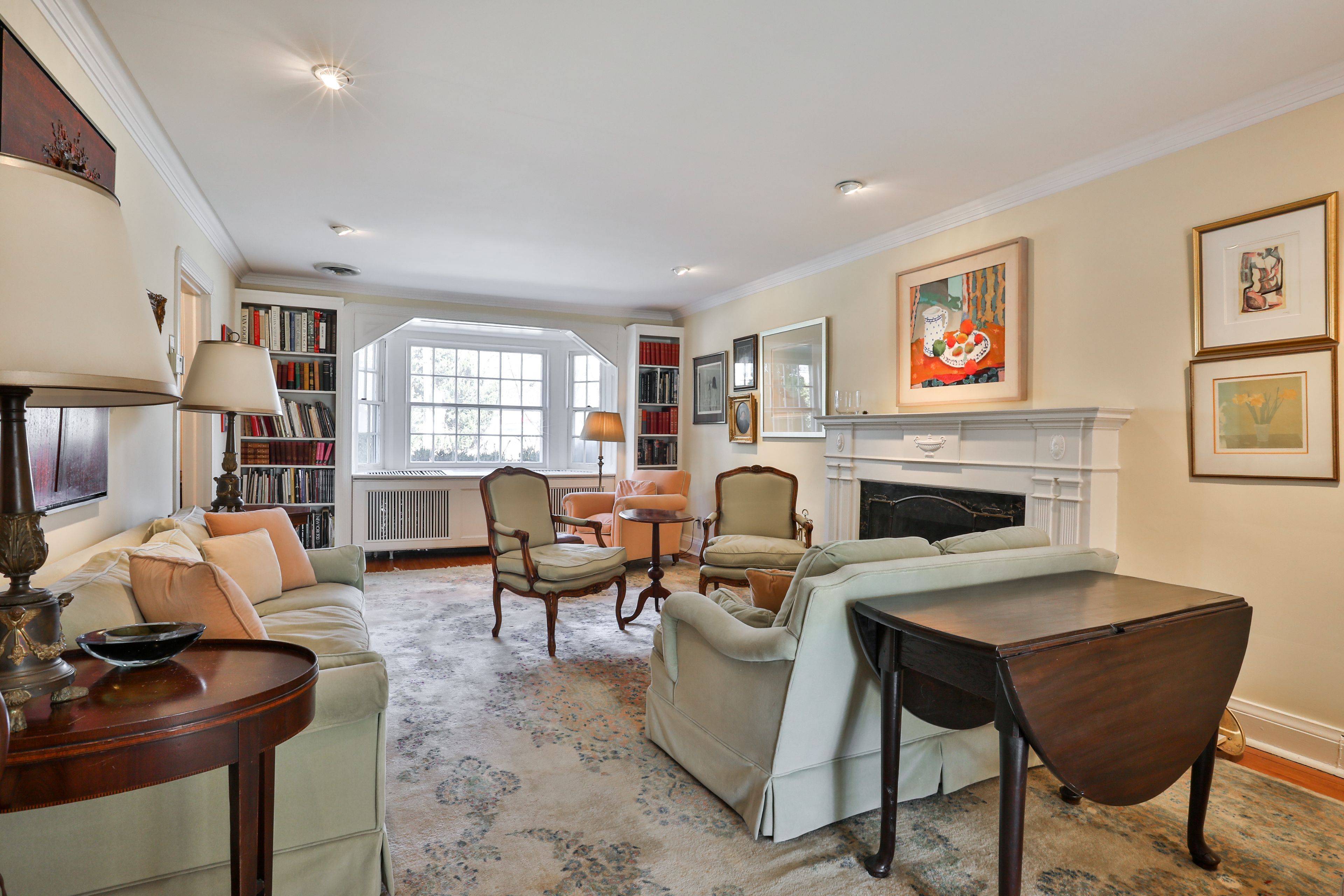 Toronto C03, ON M5P 1E3,87 Tranmer AVE