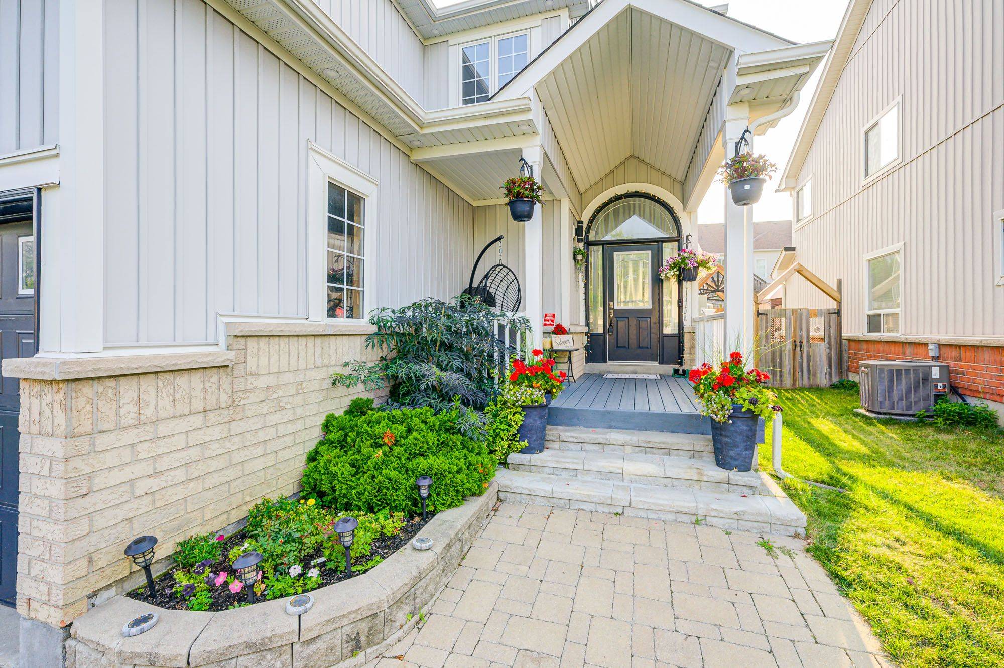 Oshawa, ON L1K 3A4,1184 Ashgrove CRES