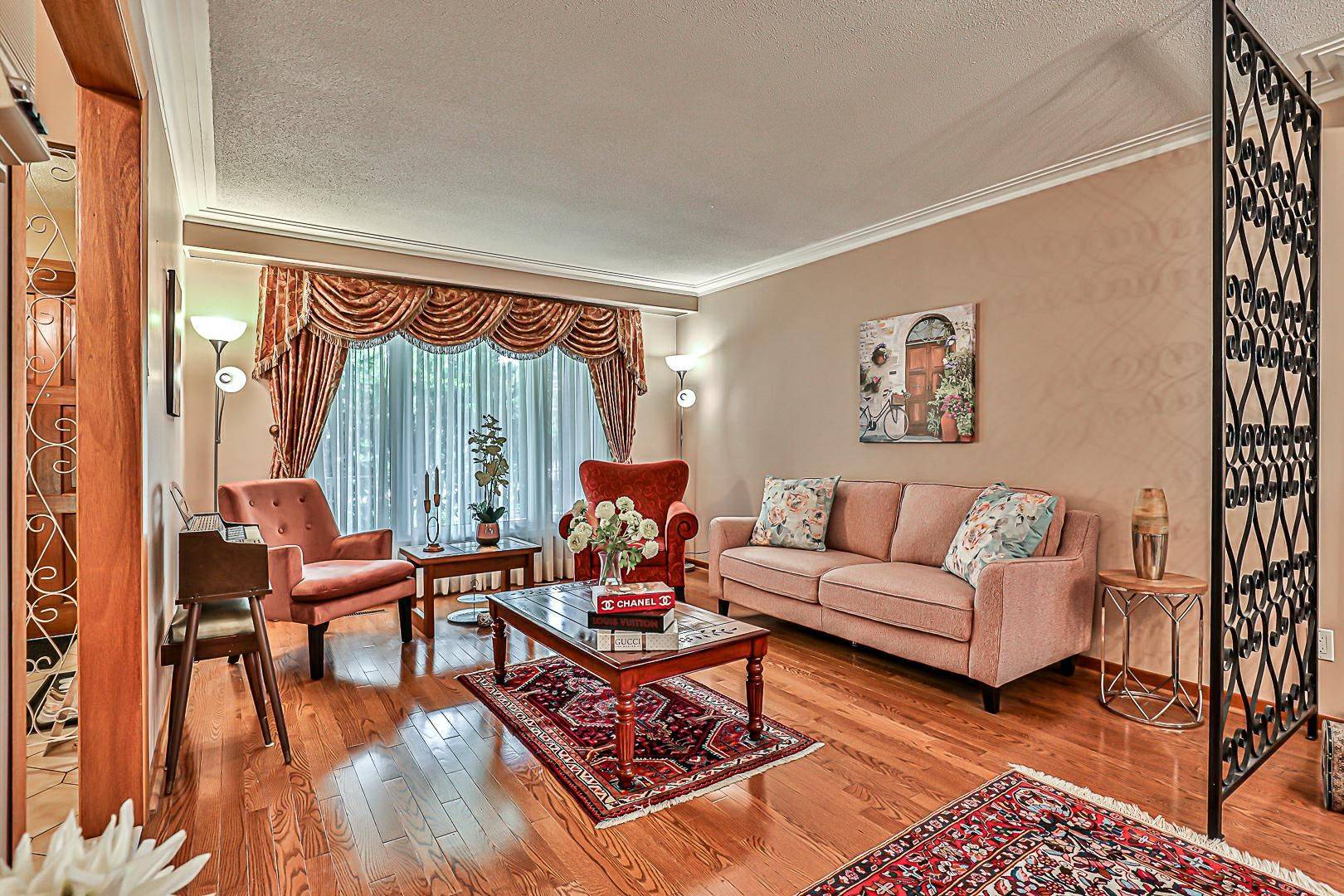 Richmond Hill, ON L4C 3T8,40 Weldrick RD W