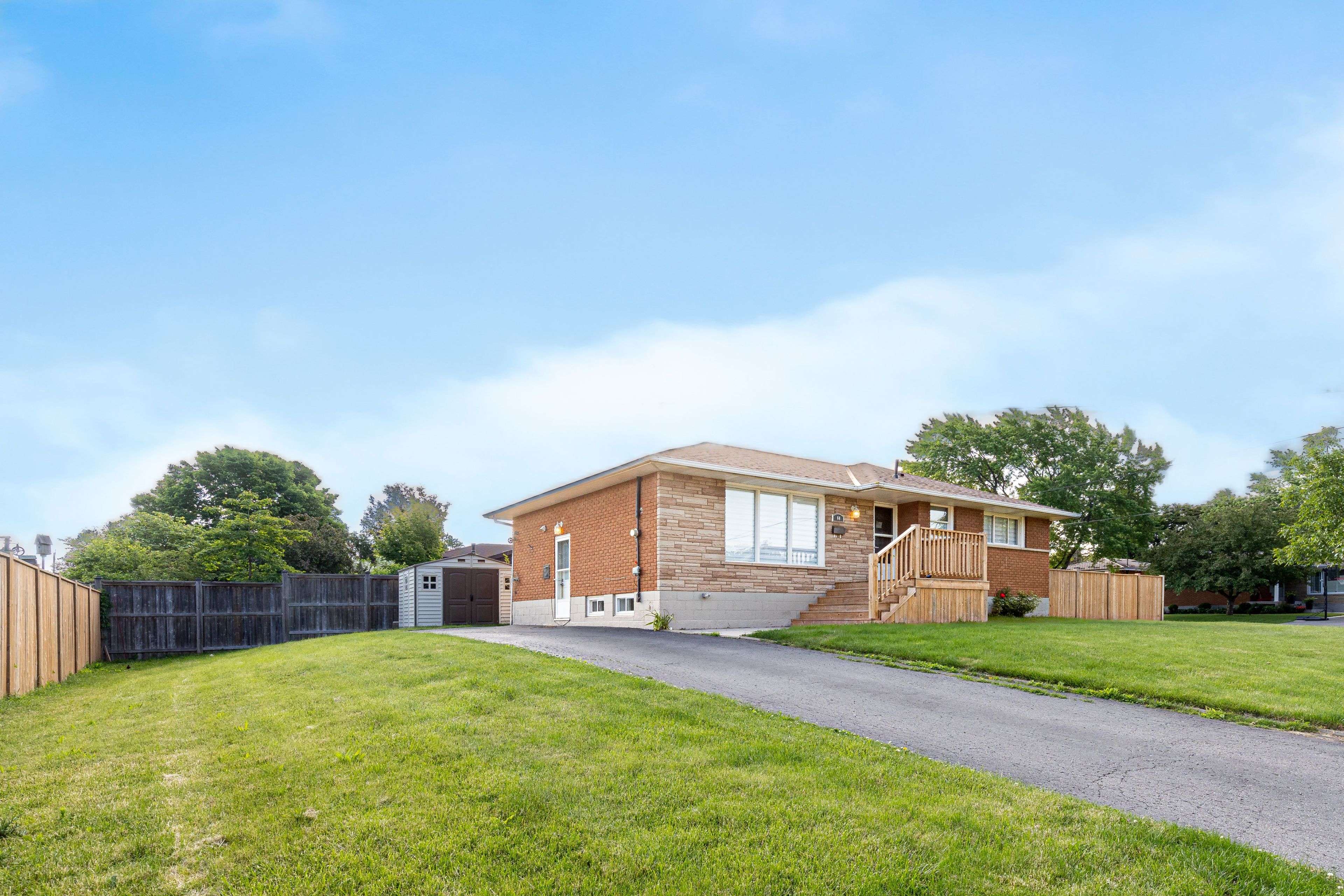 Grimsby, ON L3M 3T1,44 Woodsview AVE