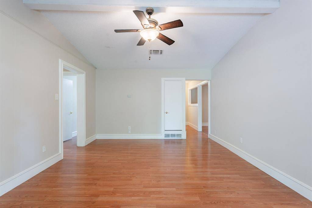 Benbrook, TX 76126,1011 John Reagan Street