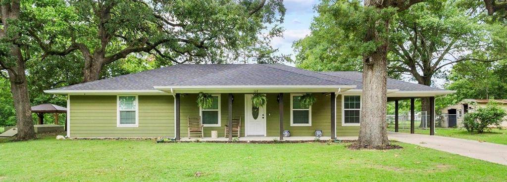 Bonham, TX 75418,107 S Main Street