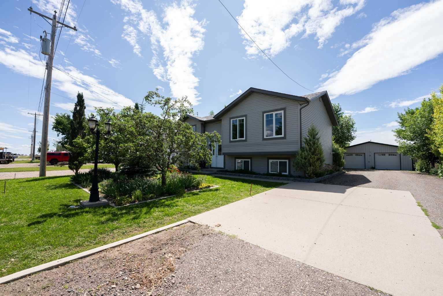 Barnwell, AB T0K 0B0,105 3 AVE E