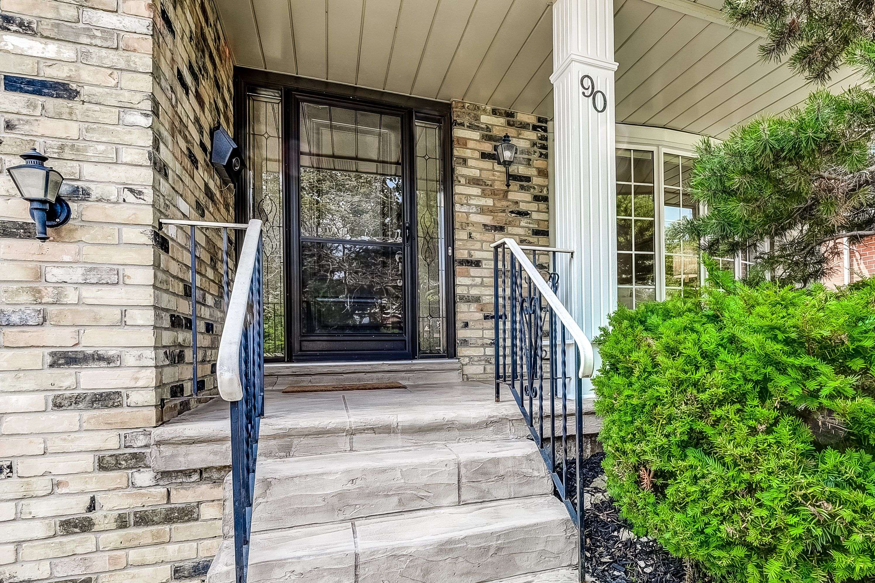 Toronto C15, ON M2J 3B2,90 Whitehorn CRES