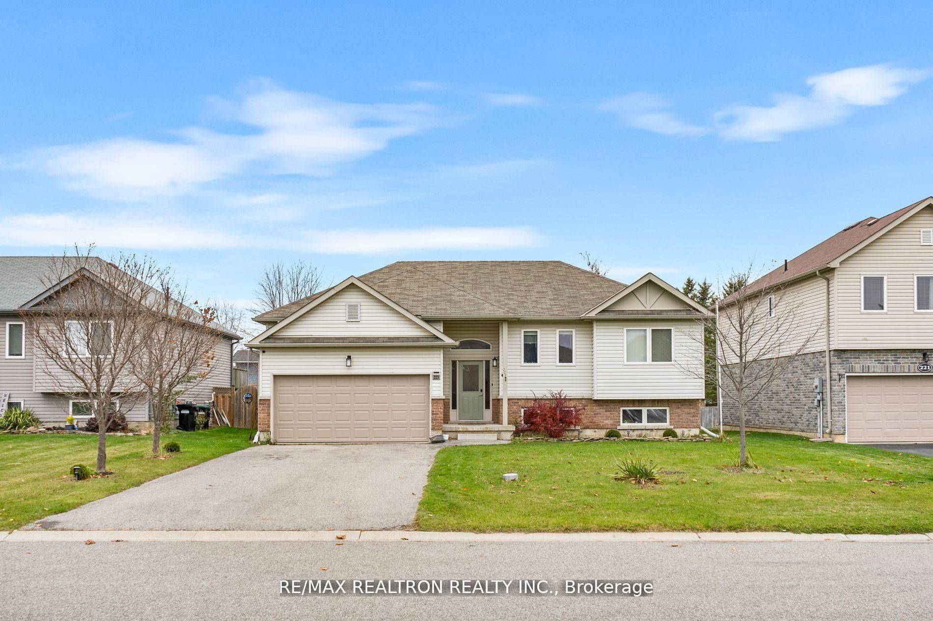 Clearview, ON L0M 1S0,223 Aspen Ridge DR #A