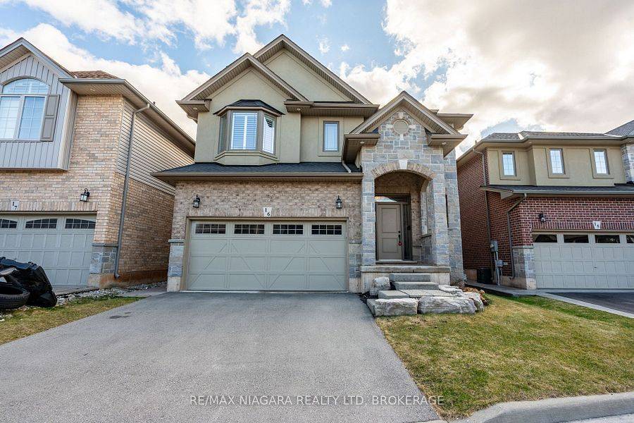 Grimsby, ON L3M 0B3,270 Main ST W #16