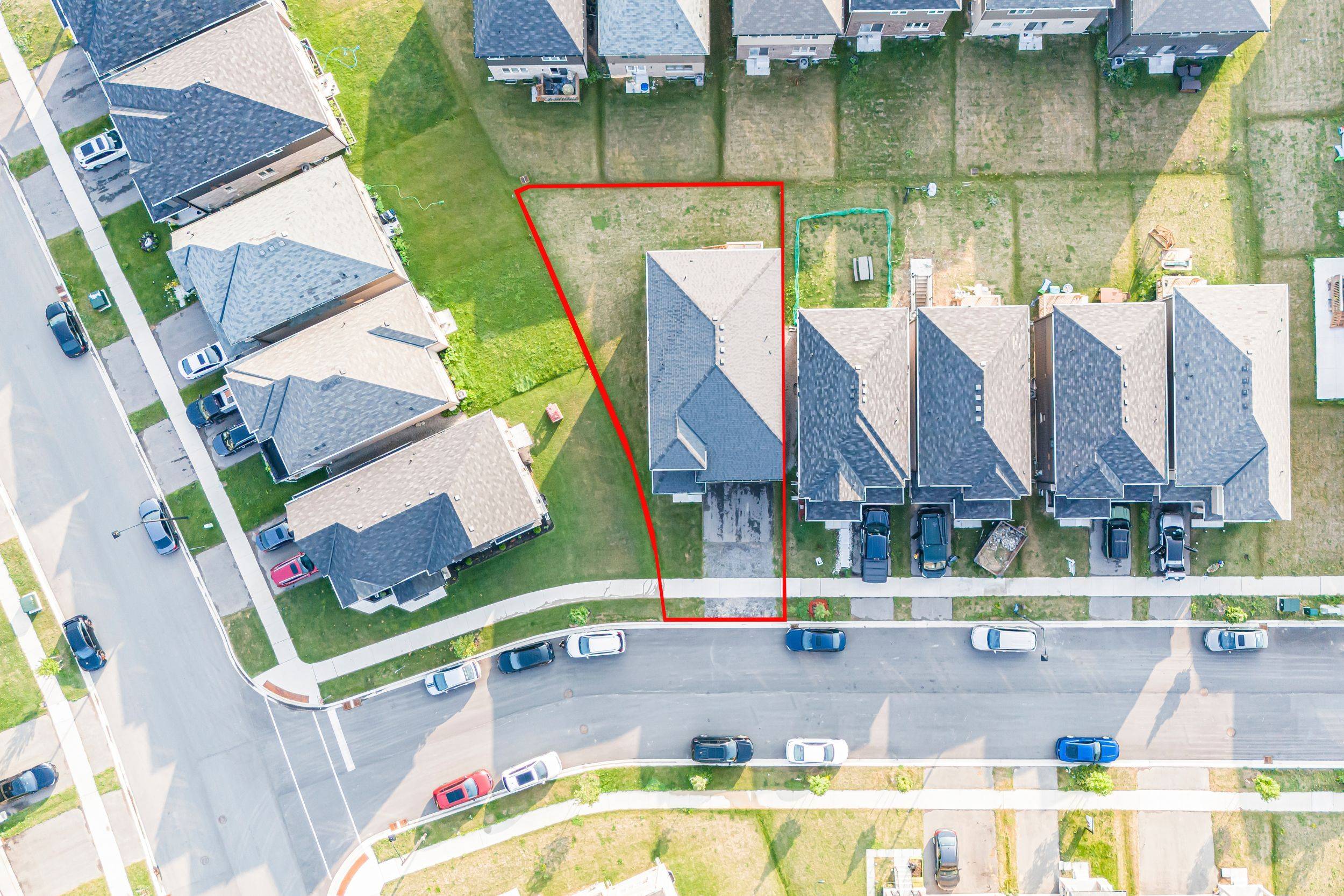 Brantford, ON N3V 0B1,9 Tarrison ST
