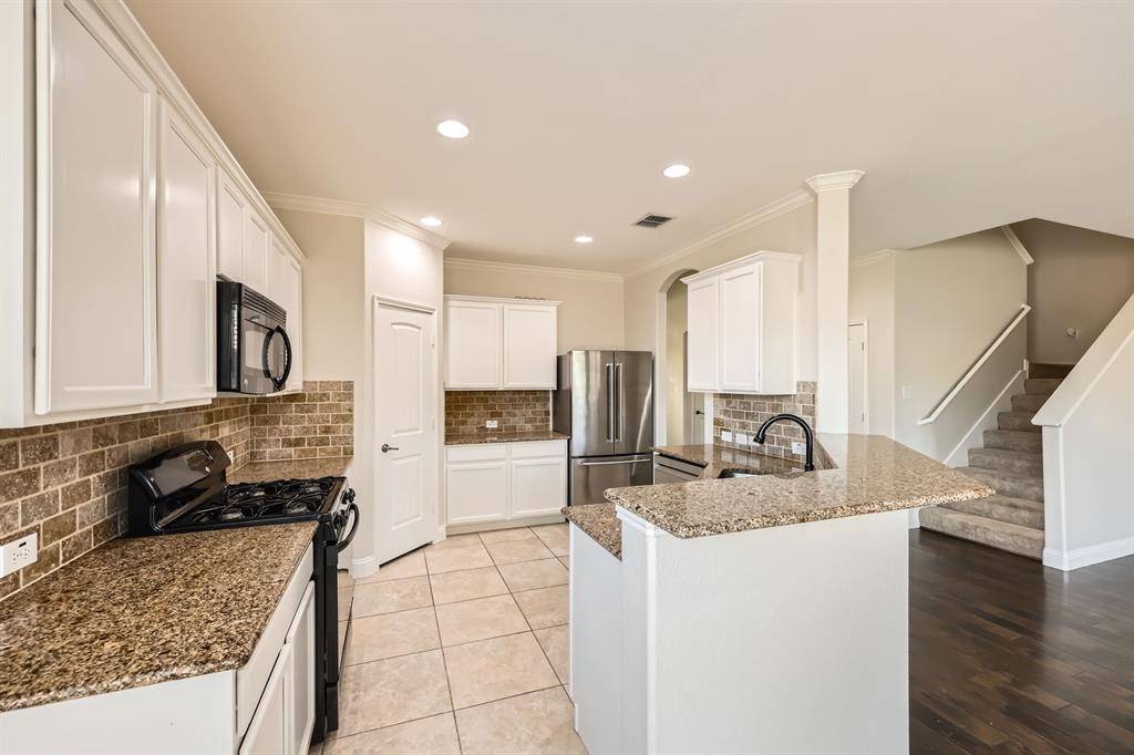 Crowley, TX 76036,1017 Oarlock Drive