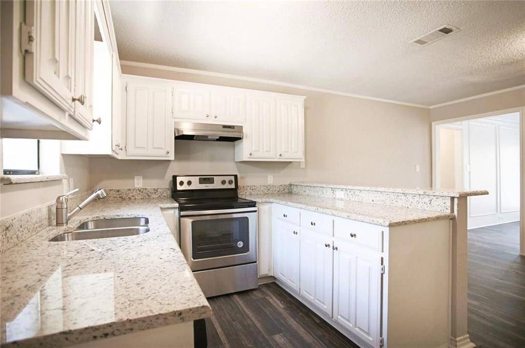 Carrollton, TX 75010,2118 Falcon Ridge Drive
