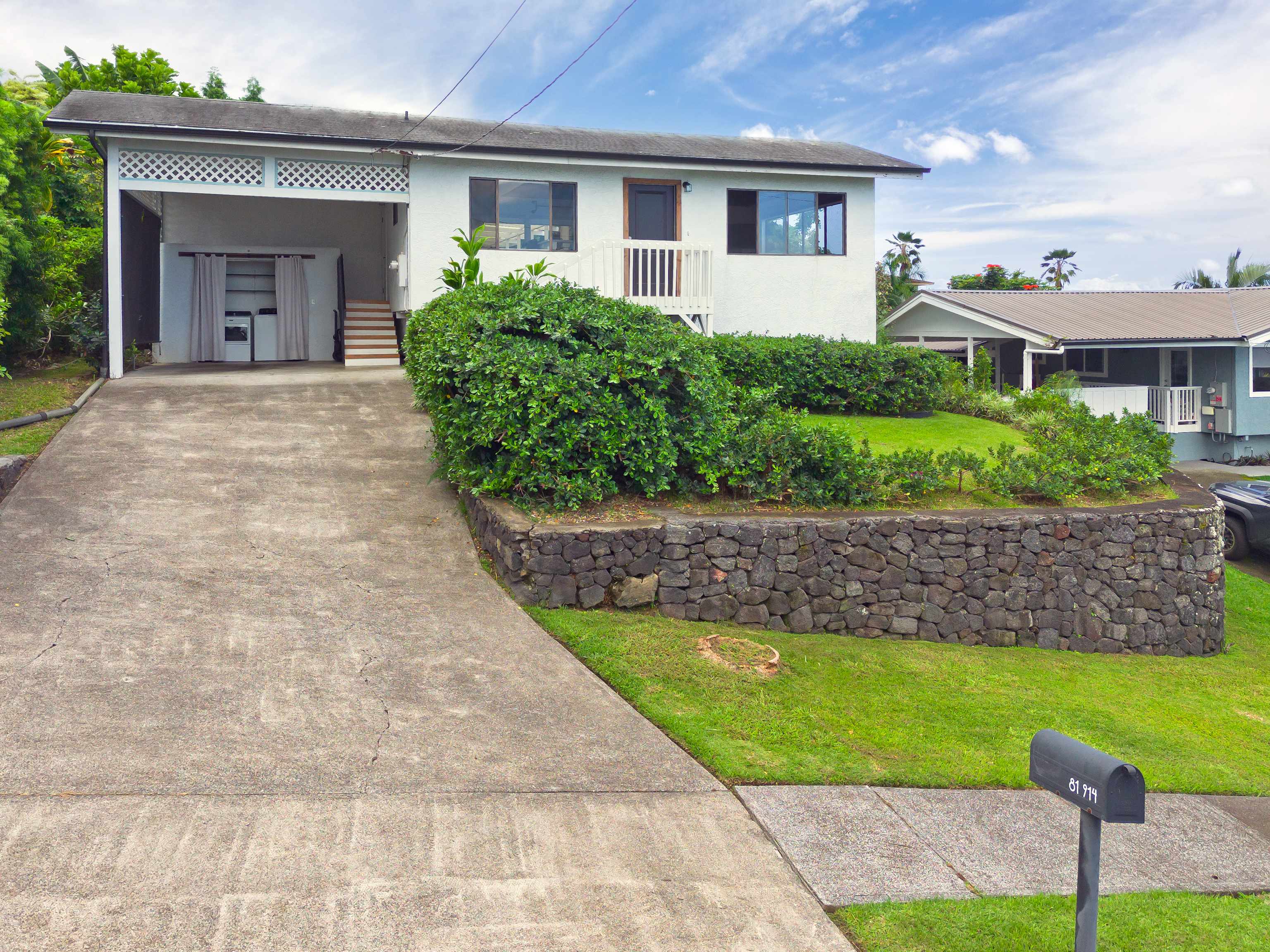 Kealakekua, HI 96750,81-914 HALEKII ST