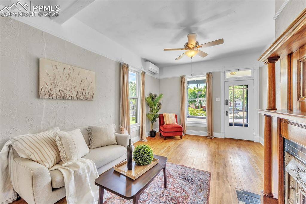 Colorado Springs, CO 80903,319 N Institute ST