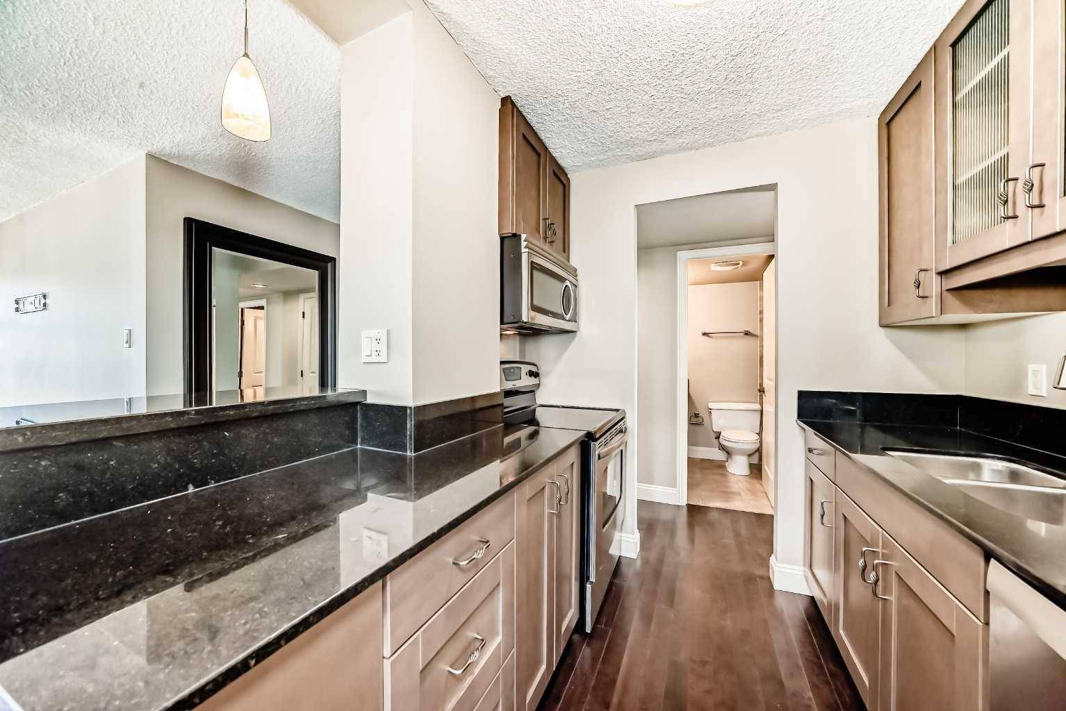 Calgary, AB T2R0N9,733 14 AVE SW #1404