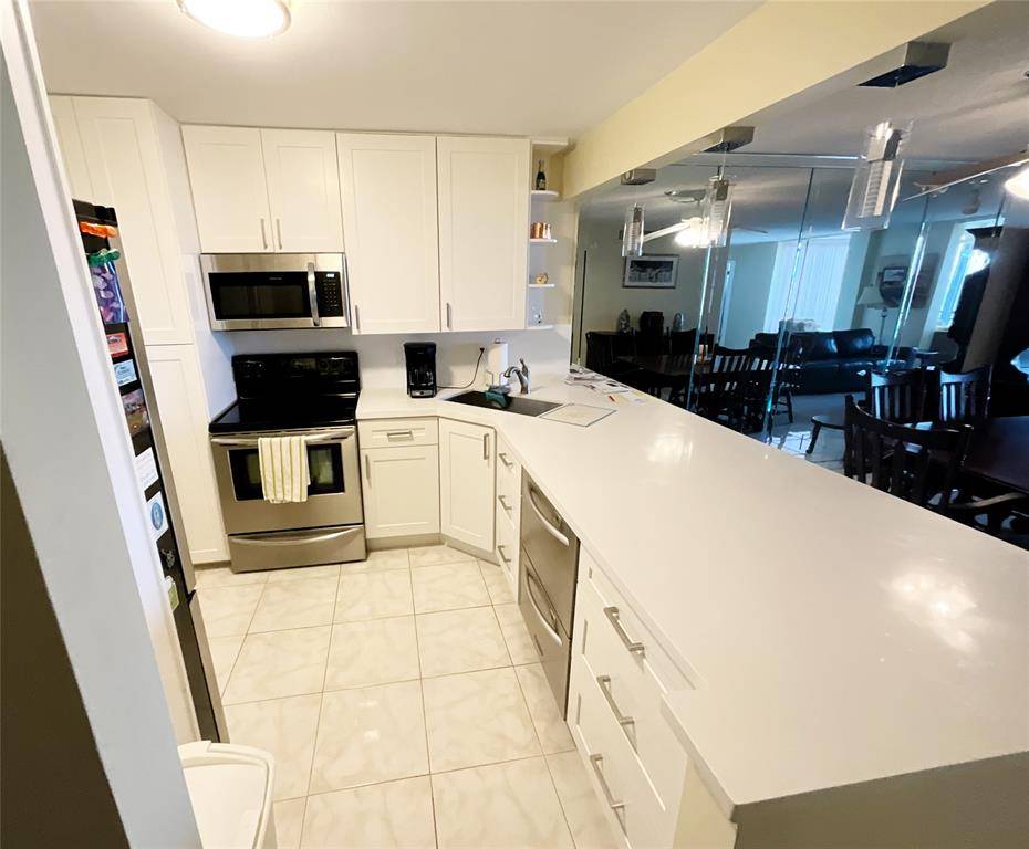 Boca Raton, FL 33487,6461 NW 2nd Ave #5090