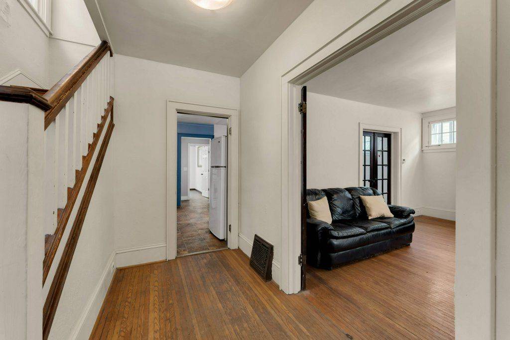 Kingston, ON K7L 3Z9,515 Victoria ST