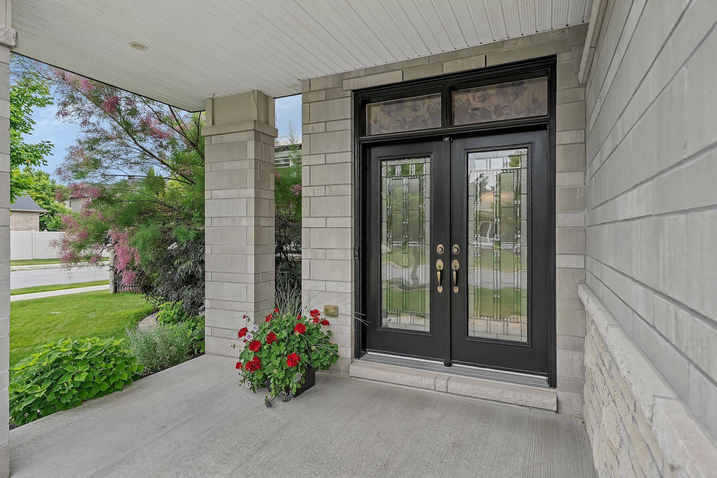 Kanata, ON K2M 0H5,51 Bridle Crest CT