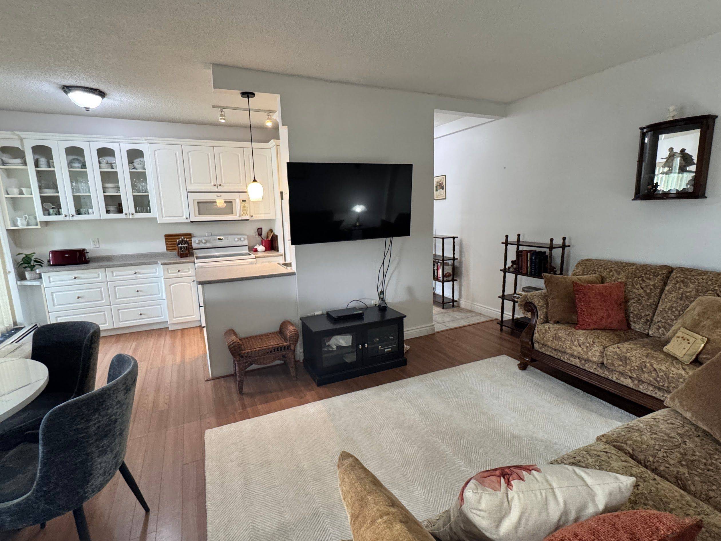 Niagara Falls, ON L2J 1H1,6390 Huggins ST #101