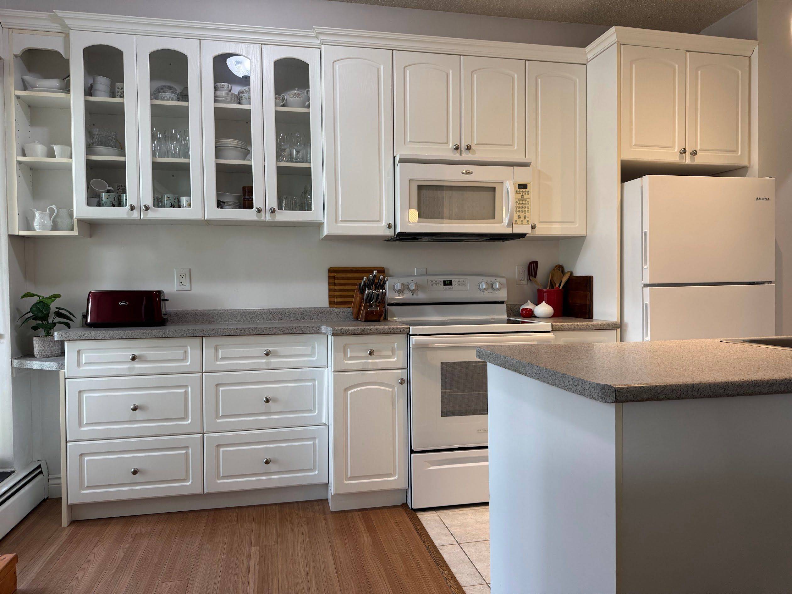 Niagara Falls, ON L2J 1H1,6390 Huggins ST #101