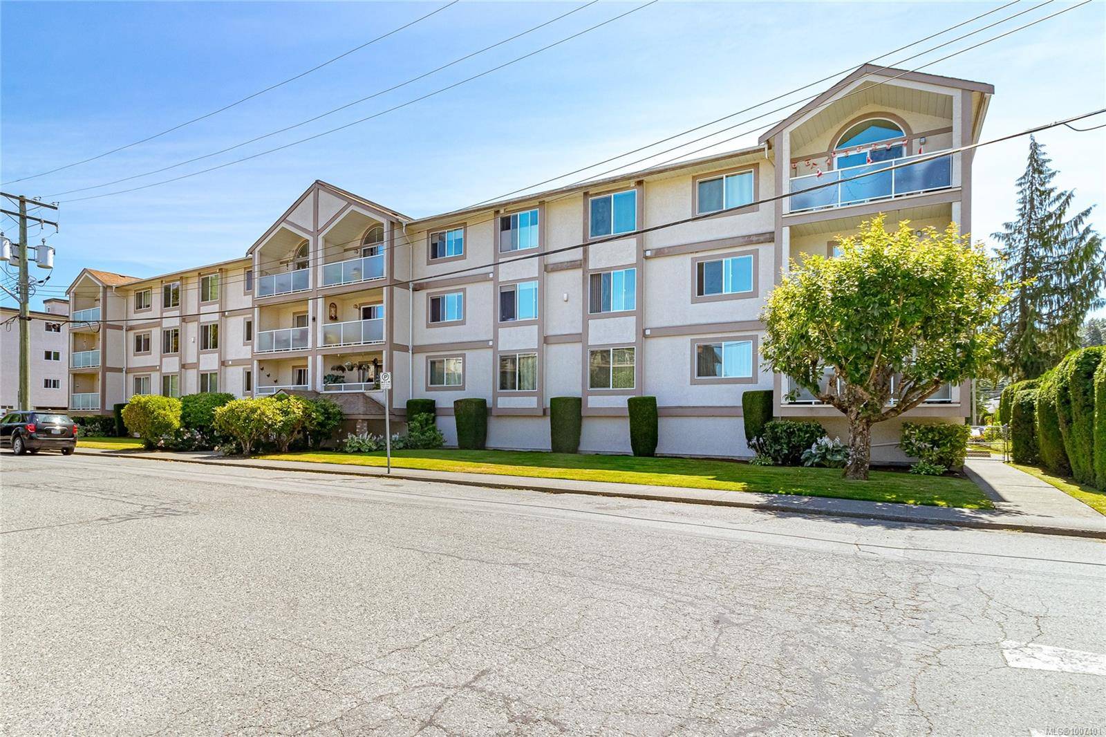 Duncan, BC V9L 1R2,254 First St #202